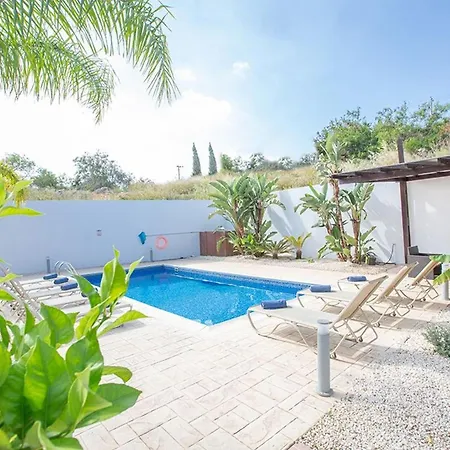 Kanthos - Beautiful 4 Bedroom With Pool 빌라 *