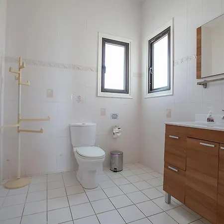 Vila Kanthos - Beautiful 4 Bedroom With Pool *