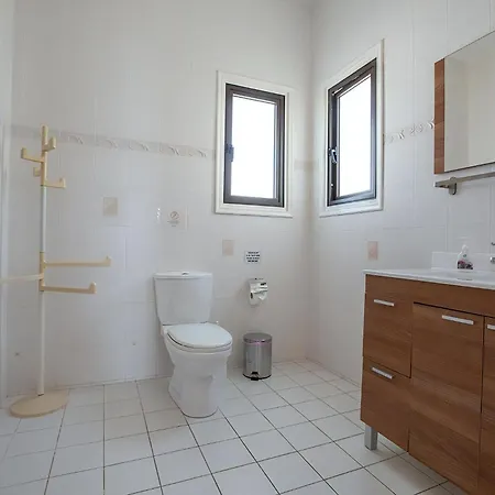 Kanthos - Beautiful 4 Bedroom With Pool - Close To The