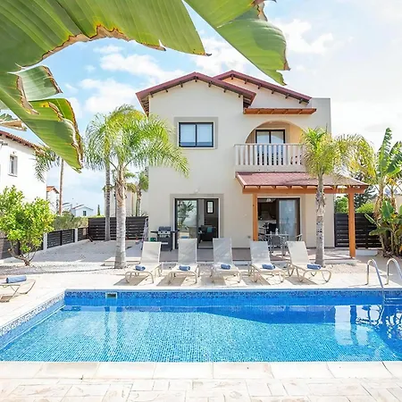 Kanthos - Beautiful 4 Bedroom With Pool - Close To The Villa