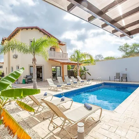 Kanthos - Beautiful 4 Bedroom With Pool *