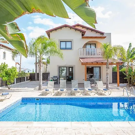 Kanthos - Beautiful 4 Bedroom With Pool - Close To The Willa