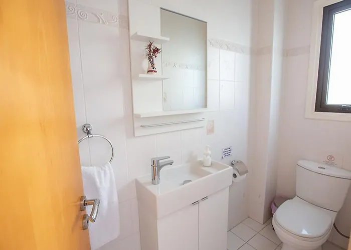 Kanthos - Beautiful 4 Bedroom With Pool