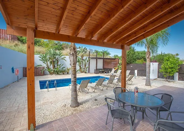 Βίλα Kanthos - Beautiful 4 Bedroom With Pool *