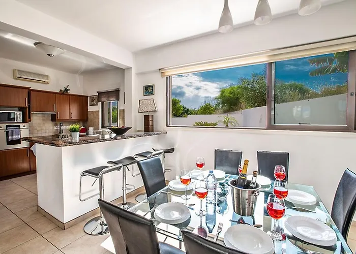 Kanthos - Beautiful 4 Bedroom With Pool Πρωταράς