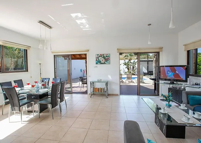 Kanthos - Beautiful 4 Bedroom With Pool Βίλα Πρωταράς